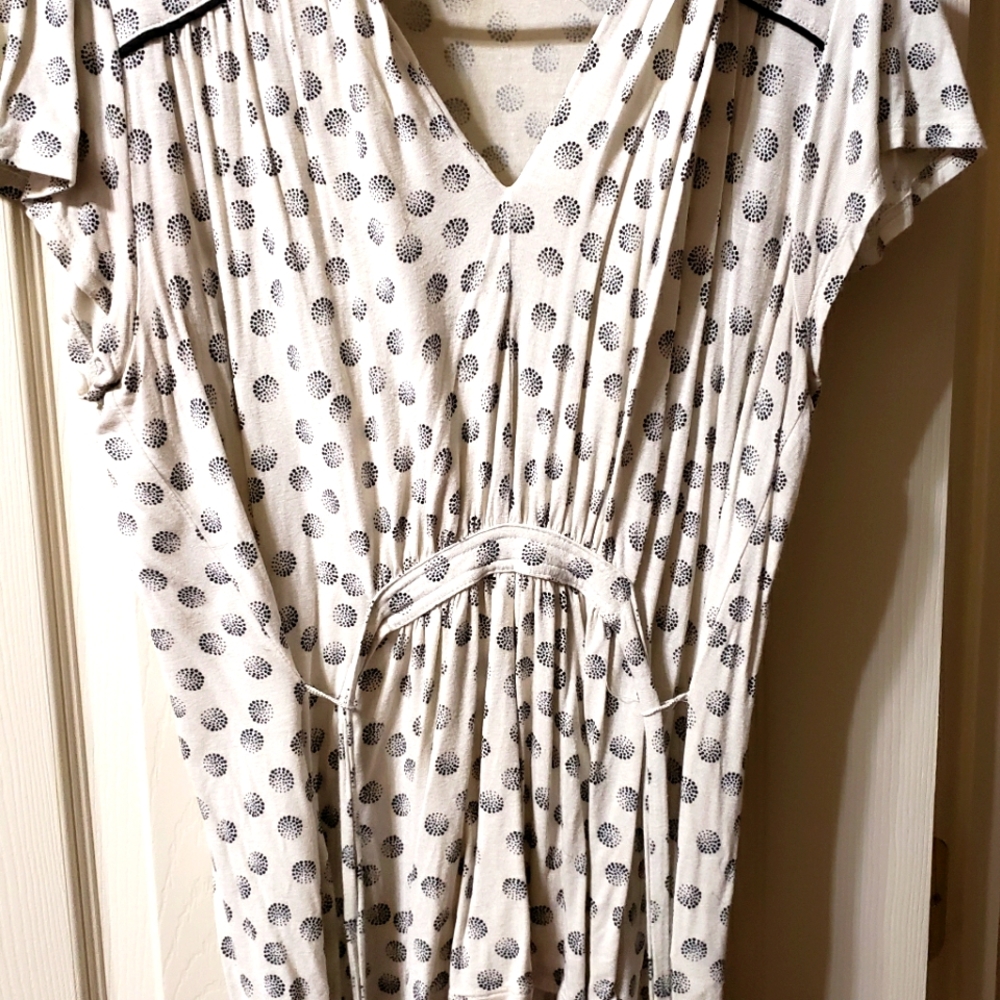 Black and white tie waist flutter sleeves